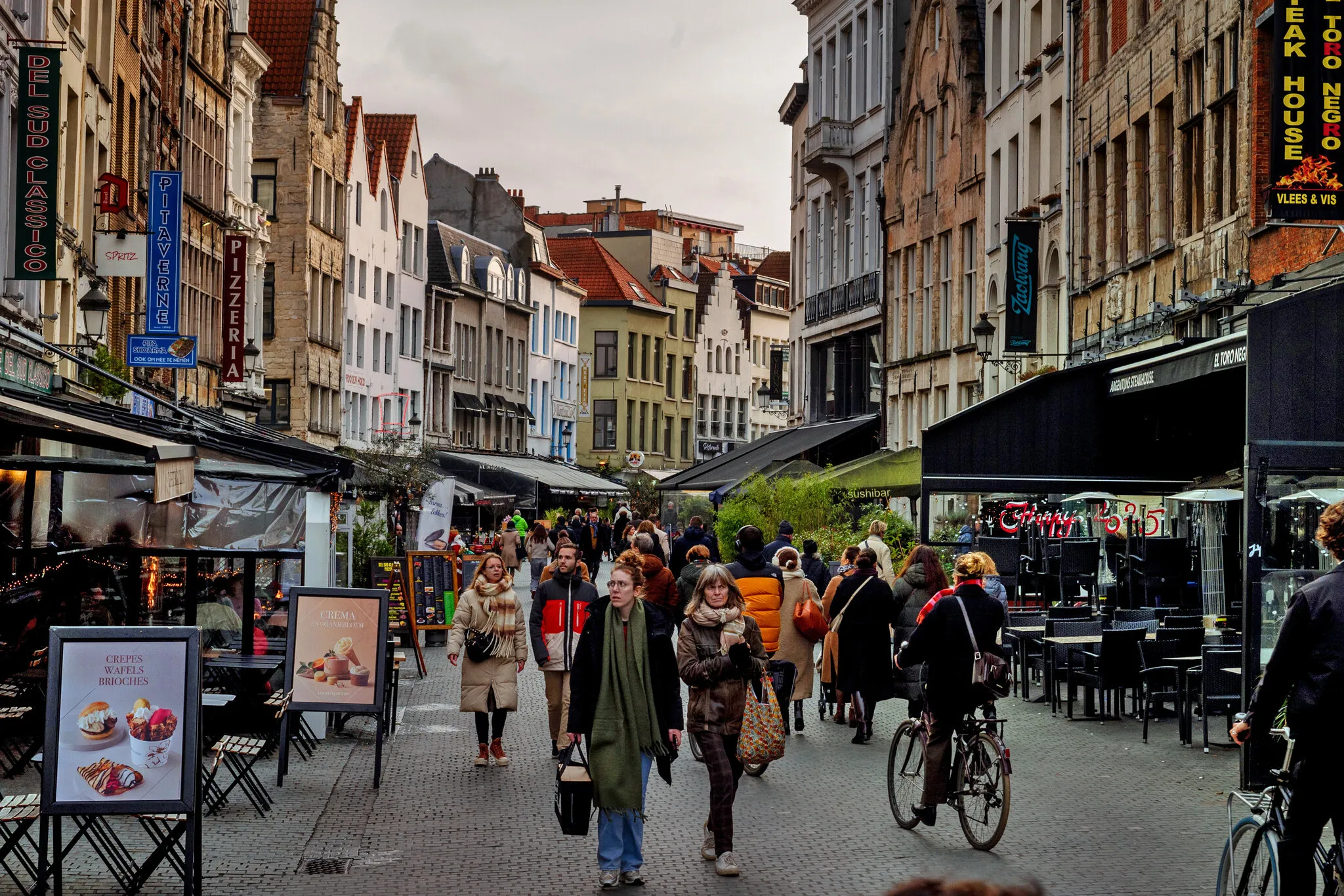 Антверпен, з плоским і зручним для прогулянок центром міста, ідеально підходить для поїздки на вихідні.